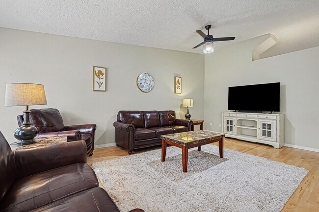 Building Photo - 4023 N Bayou Ln