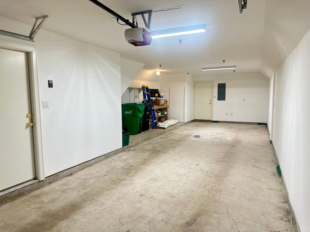 Building Photo - 2710 Hullsmith Dr