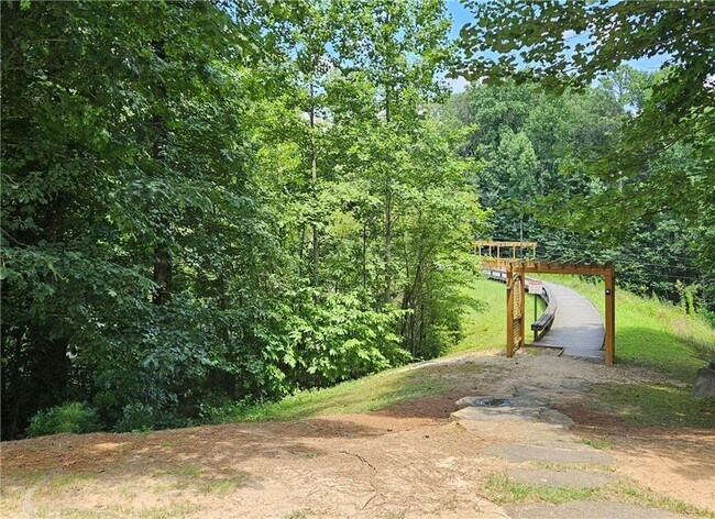 Building Photo - 3060 Kentmere Dr