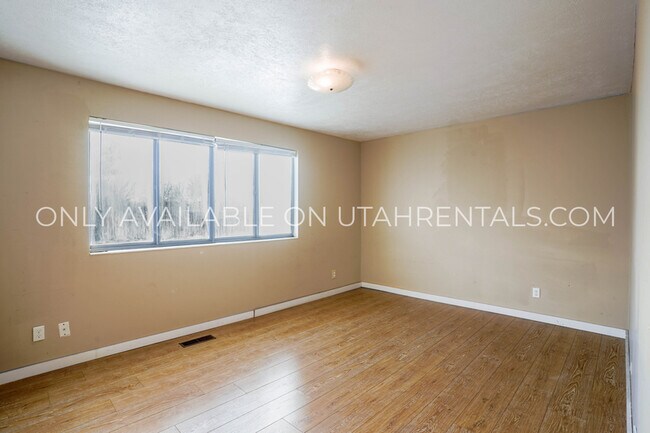 Building Photo - 228 W Foxbridge Dr
