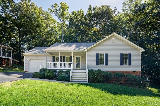 Primary Photo - 3 Bedroom/2 Bath Rancher in the North Ches...