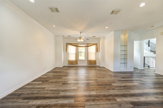 Building Photo - 5701 Kiam St