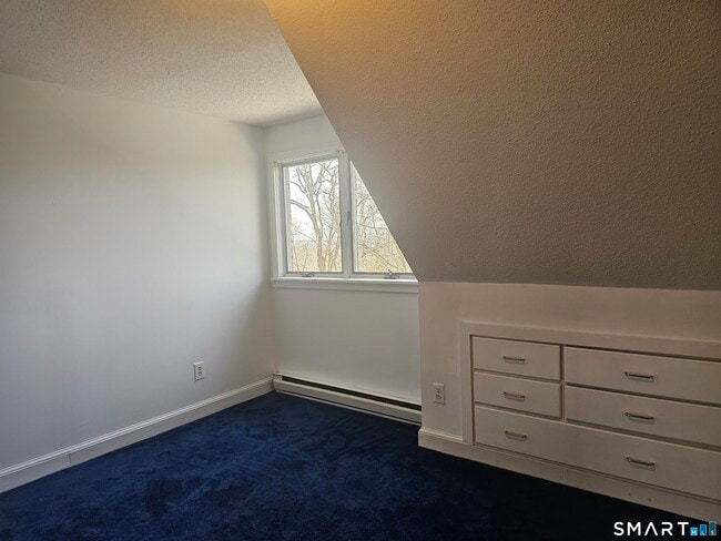 Building Photo - 932 Saybrook Rd