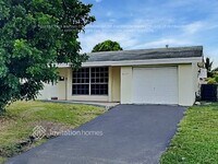 Building Photo - 8659 Sheraton Dr