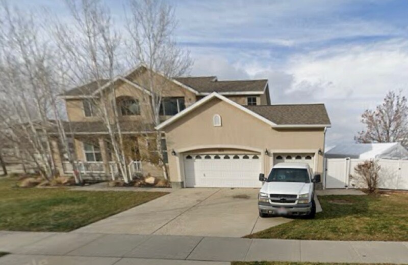 Primary Photo - 553 Jade Park Ln