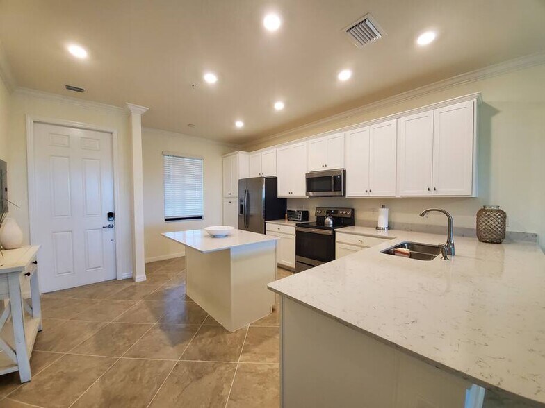 Building Photo - 17520 Gawthrop Dr