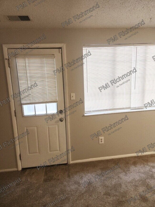 Building Photo - 9724 Springfield Woods Cir