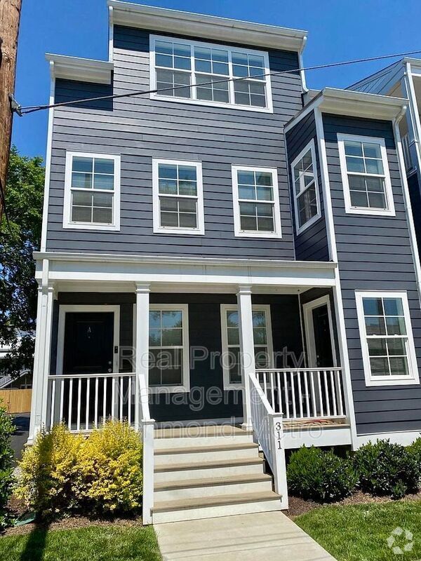 Building Photo - 305-311 W 13th St
