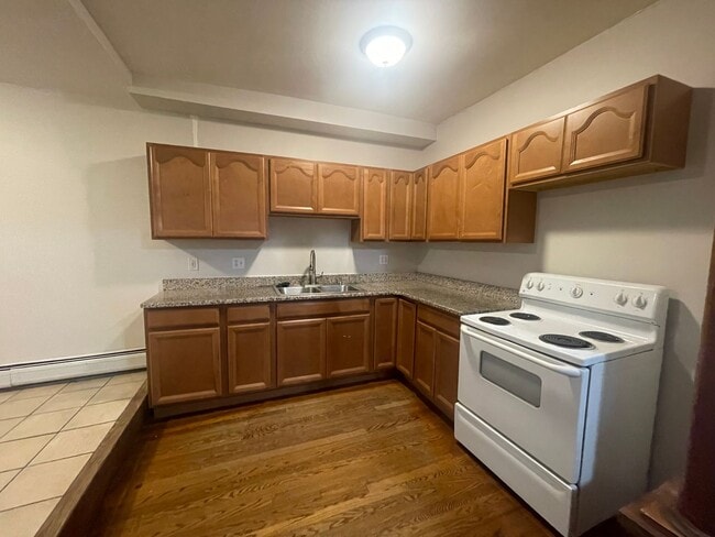 Primary Photo - 57-59 Holbrook St