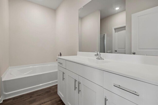 Building Photo - 16449 Blossom Grv Dr