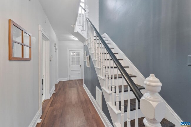 Building Photo - 800 Anderson St