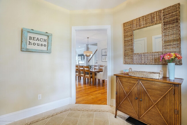 Building Photo - 108 Neptune Pl