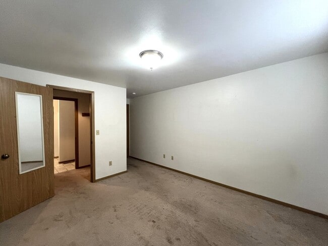 Building Photo - South Marysville Duplex - Rent Ready