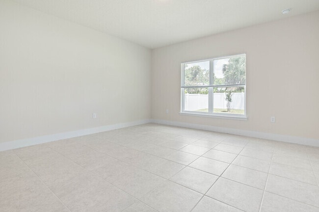 Building Photo - 11 Portia Ln