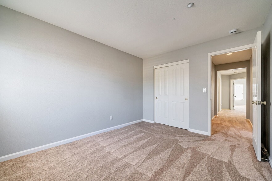 Building Photo - 2171 Beech Cmn