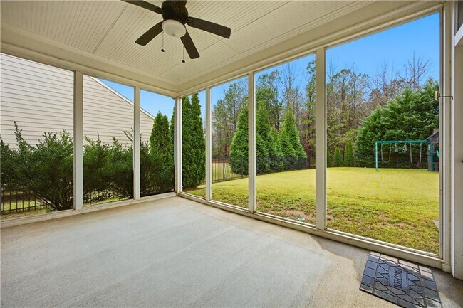 Building Photo - 2002 Blossom Hill Dr