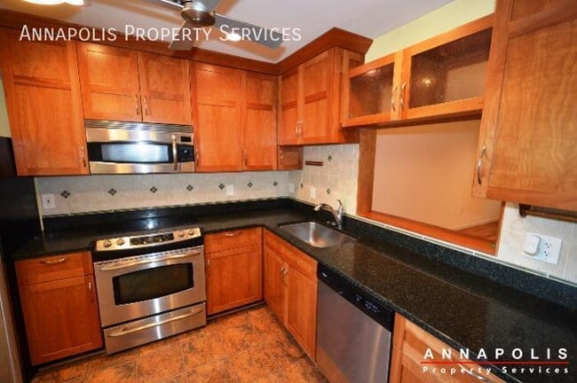 Building Photo - 40 Rockwell Ct