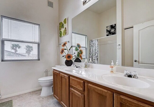 Building Photo - SOUTHWEST - SUNSET CLIFFS