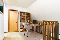 Building Photo - Spacious Townhouse Living Just Outside Dow...