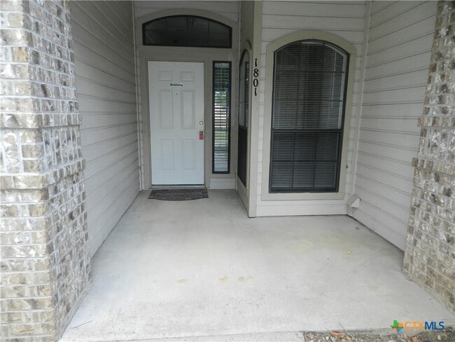 Building Photo - 1801 Thomas Ct