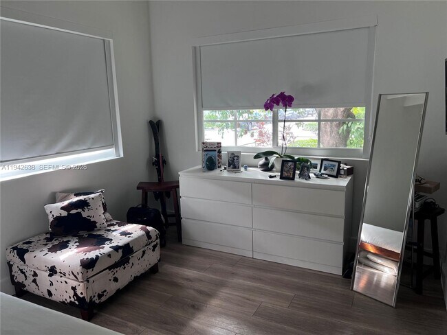 Building Photo - 701 Meridian Ave