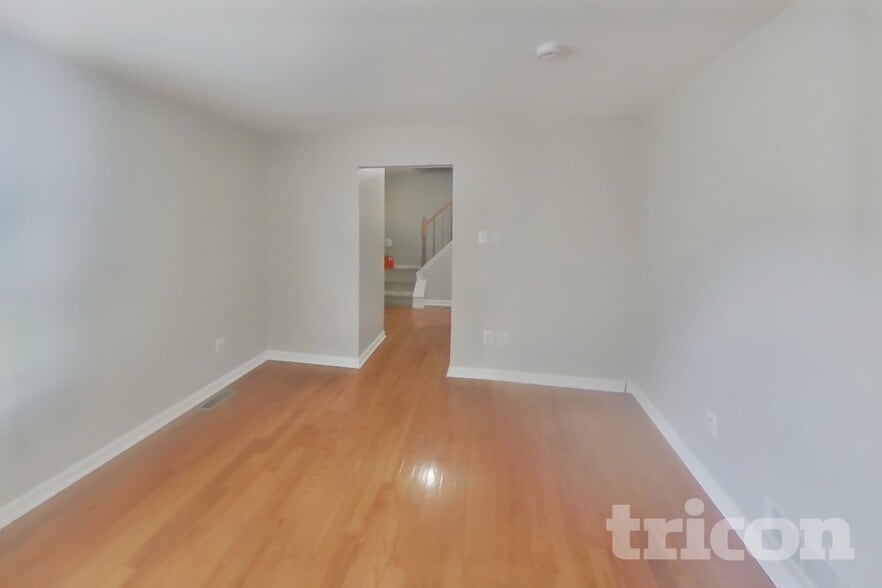 Building Photo - 1206 Primrose Ln