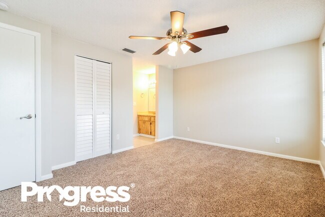 Building Photo - 2825 Cedaridge Dr