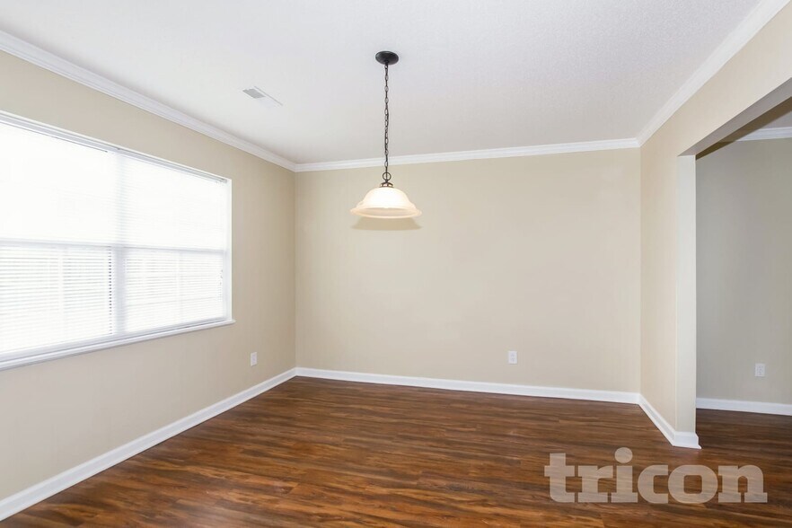 Building Photo - 7 Barnley Ct