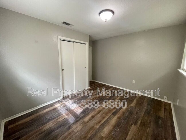 Building Photo - 4411 Baker Blvd
