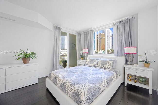 Building Photo - 150 Sunny Isles Blvd