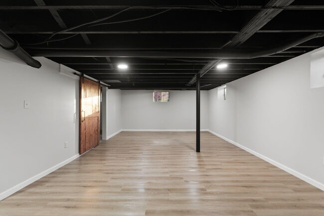 Building Photo - 1032 Algonquin Trail