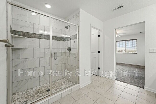 Building Photo - 9364 E 105th Ave