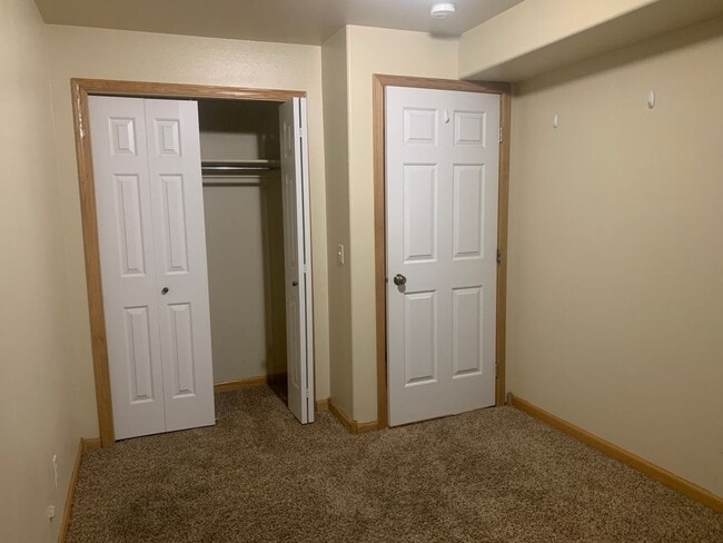 Building Photo - Spacious 5-Bedroom Home in Desirable Briar...