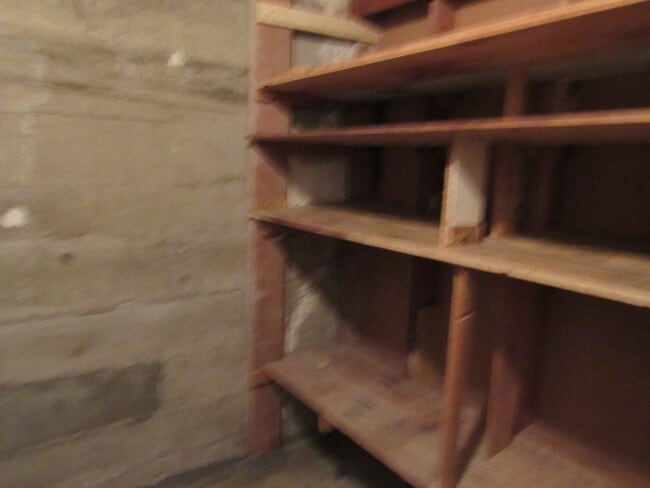 Building Photo - Downtown Bungalow