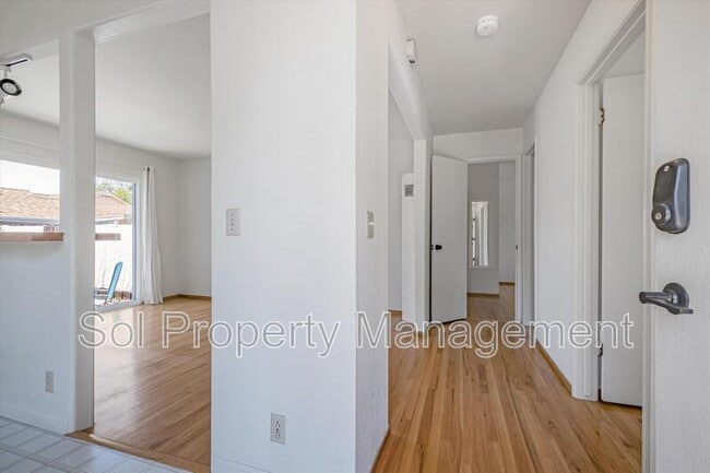 Building Photo - 515 Cayuga St