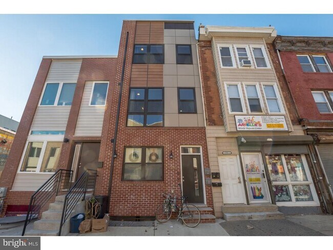 Building Photo - 1000 N Marshall St