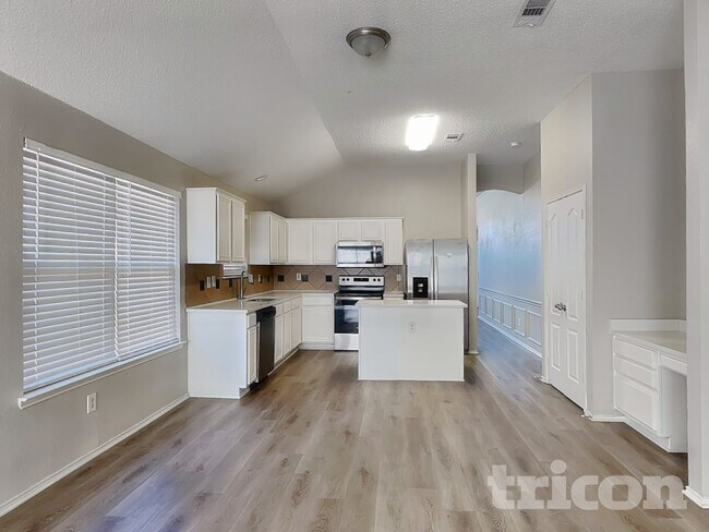 Building Photo - 304 Dakota Dr