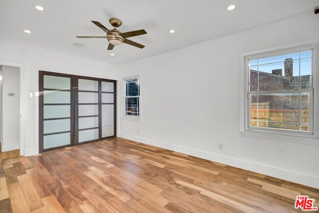 Building Photo - 12512 Hatteras St