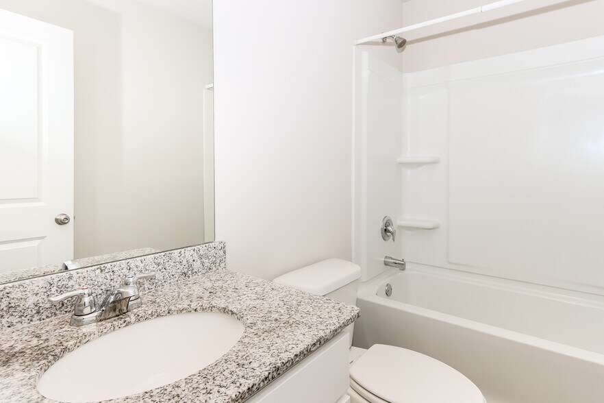 Building Photo - 1613 Pauli Dr