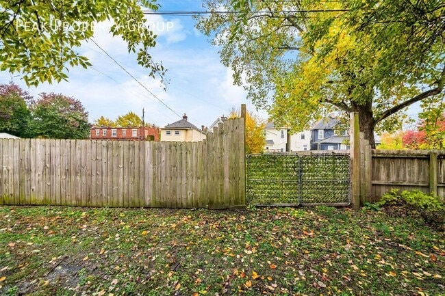 Building Photo - 73 E Markison Ave