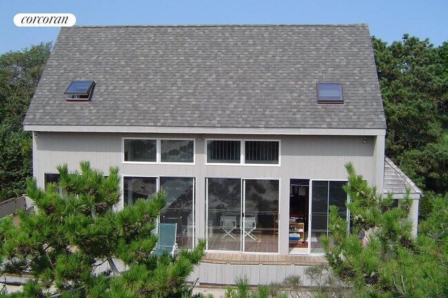 Primary Photo - 84 Wyandanch Ln