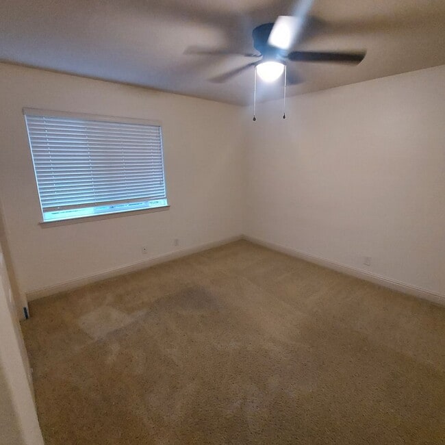 Building Photo - 2604 Javan Ln