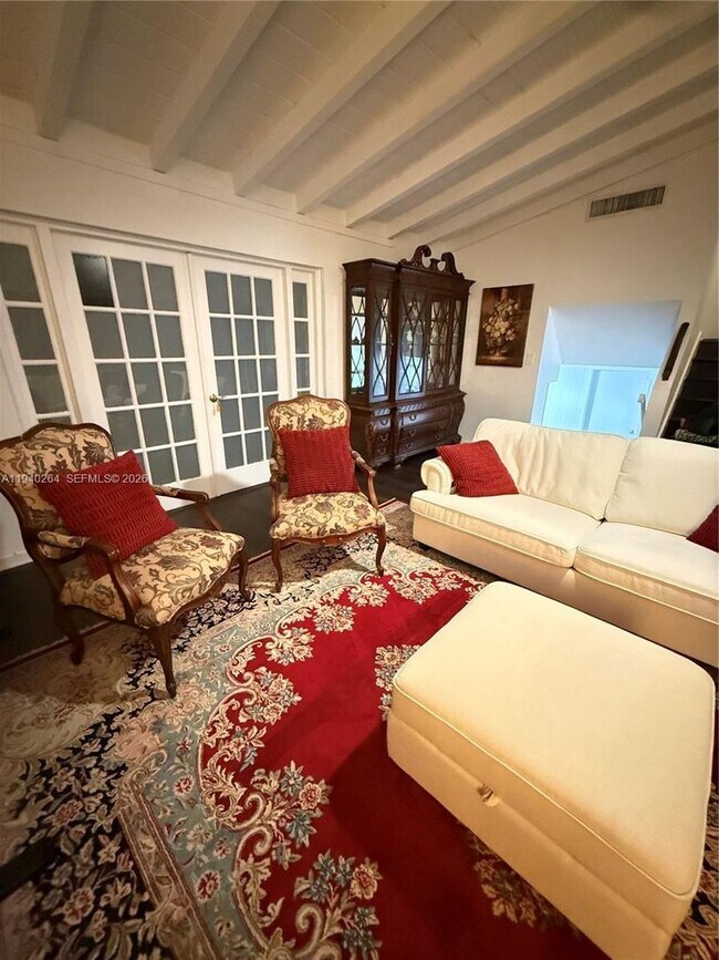 Building Photo - 2036 NE 21st Ave