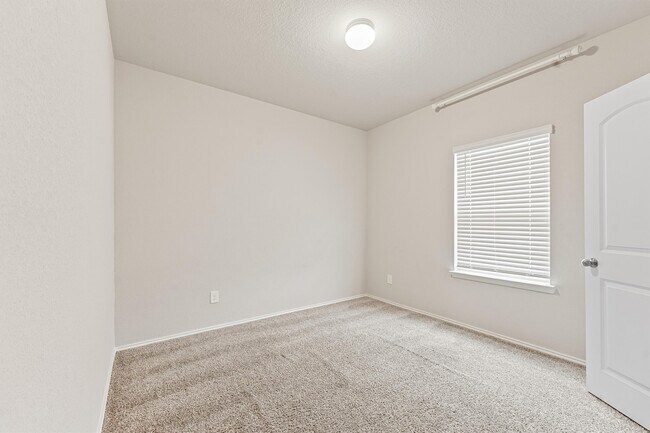 Building Photo - 21143 Waze Lewis Dr