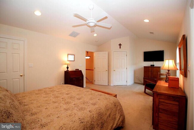 Building Photo - 4553 Fair Valley Dr