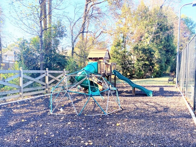 Building Photo - 10920 Donamere Dr