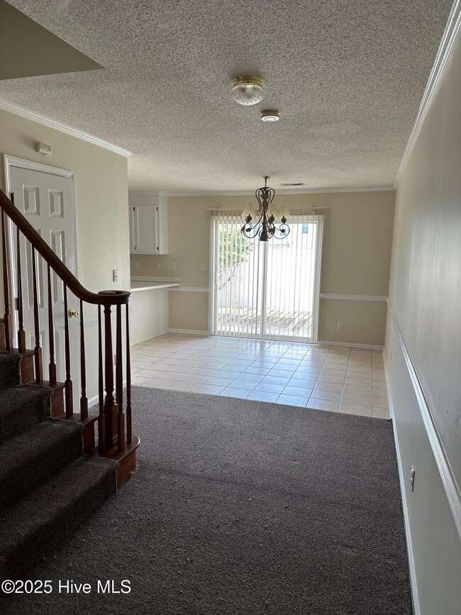 Building Photo - 3825 Sterling Pointe Dr