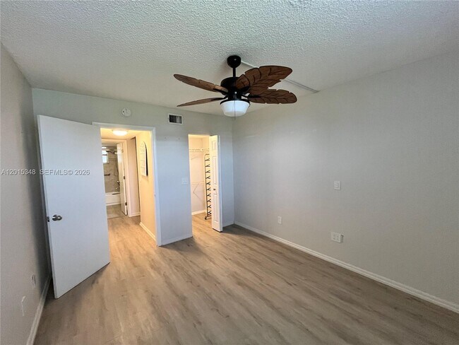Building Photo - 6550 Royal Palm Blvd