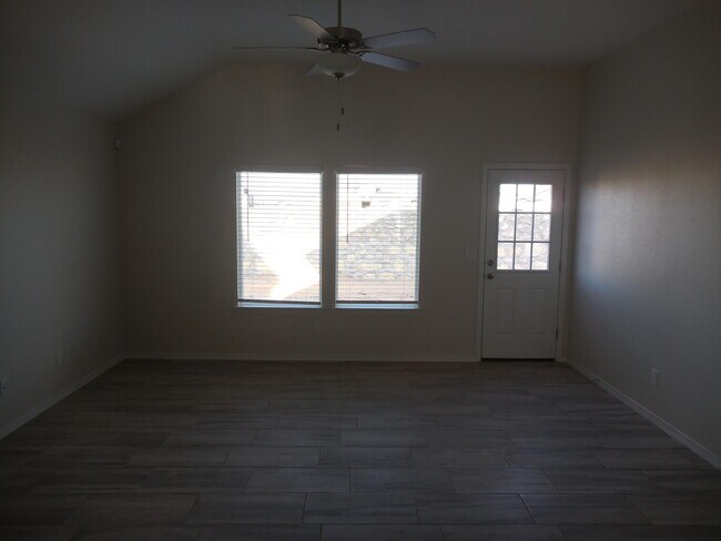 Building Photo - 1100 Summer Night Pl