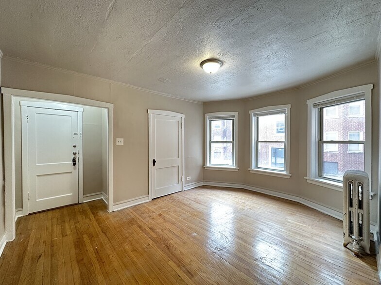 Building Photo - 4027 W Melrose St